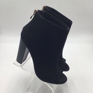 Shoedazzle Black Suede ankle booties Sz 8.5